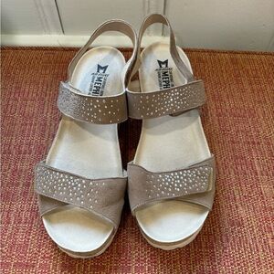 Mephisto M Vic Spark Light Taupe Sandal 41